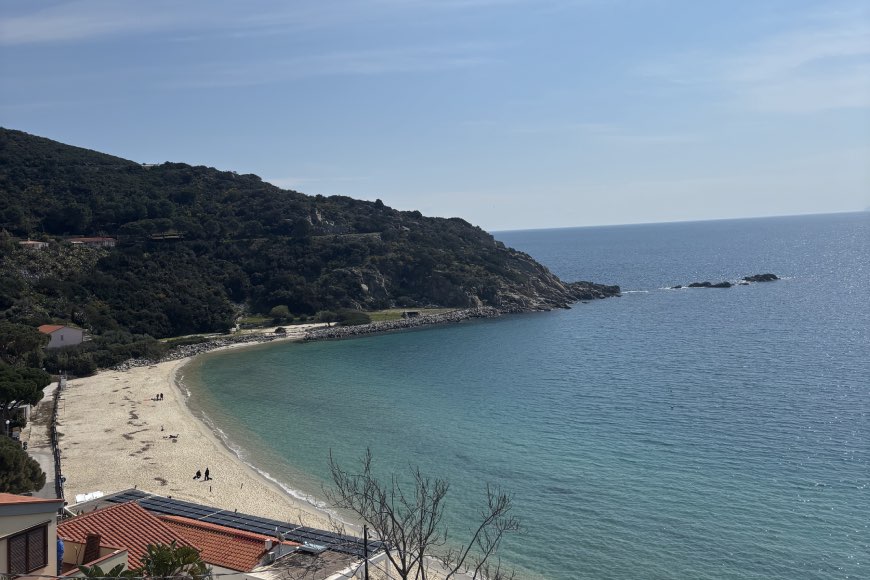 La vista su Cavoli in allenamento