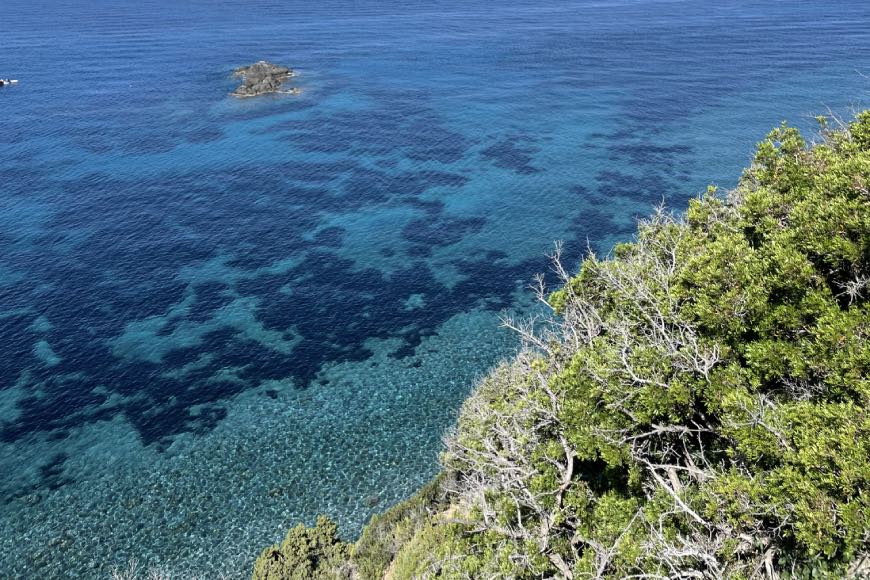 Lo scoglio dell'Ogliera e la zona del relitto dall'alto